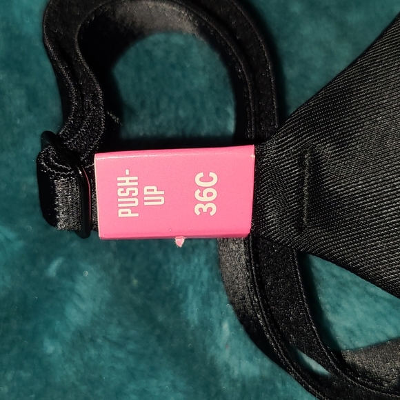 VS Bra - Picture 2 of 4